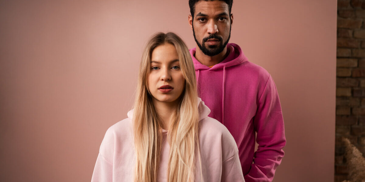 Bluzy z kapturem 4F – kto powinien po nie sięgnąć?