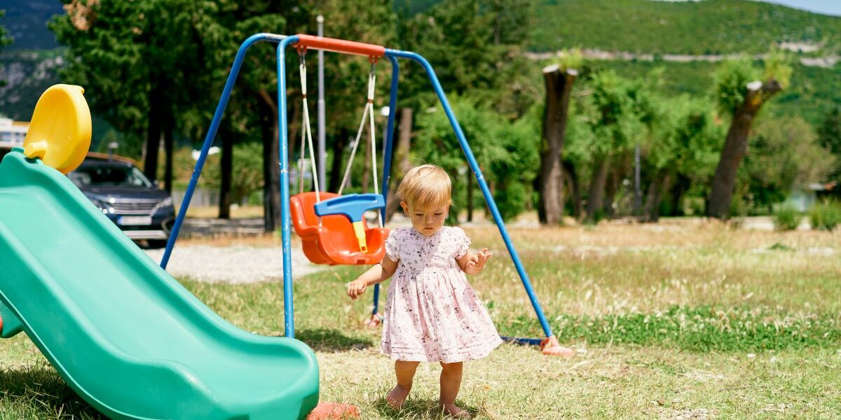 Jak zrobić plac zabaw dla dzieci w ogrodzie? Wasze miejsce do aktywnej zabawy