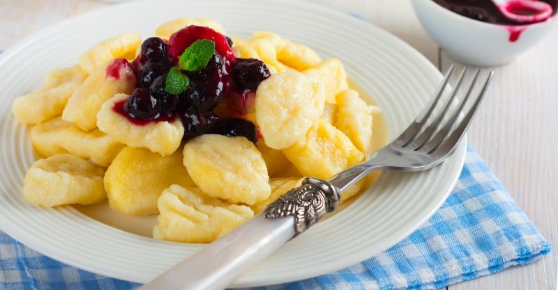 szybki zdrowy obiad - leniwe z owocami