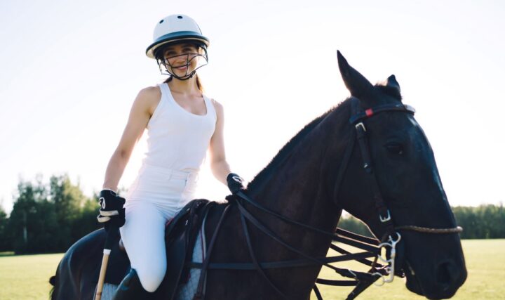 Jazda konna – czy jeździectwo to coś dla Ciebie? Wszystko, co warto o nim wiedzieć!