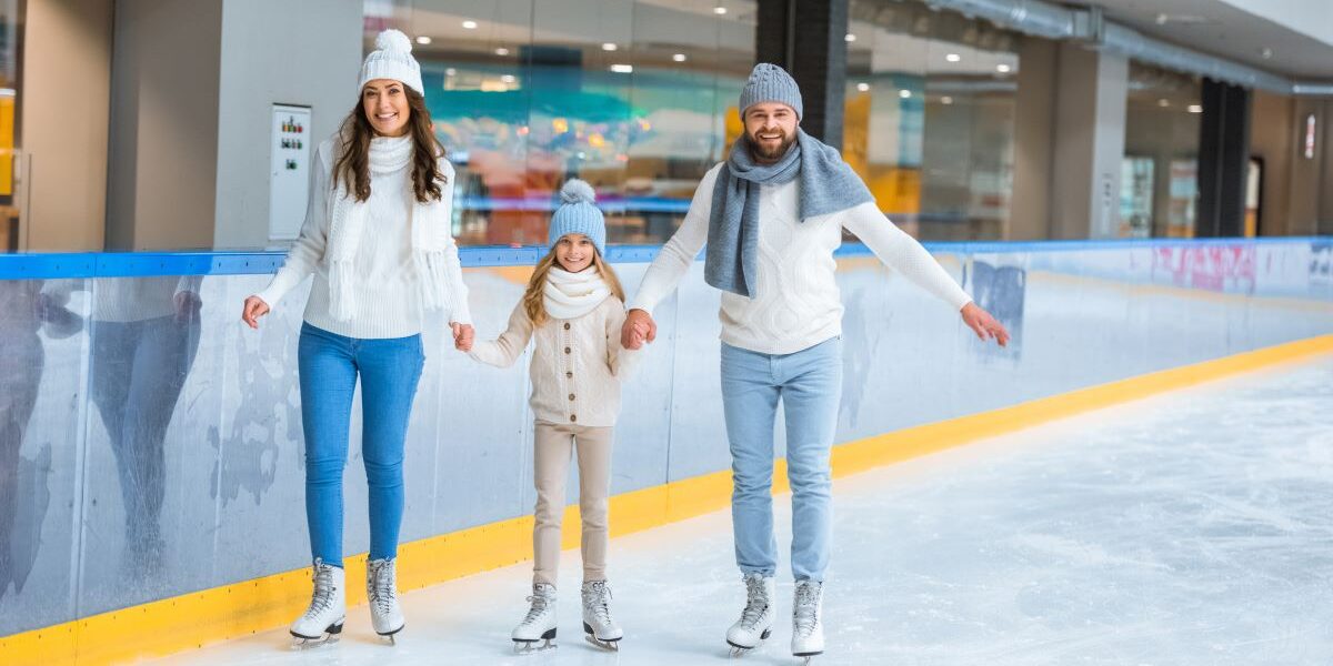 Jak jeździć na łyżwach? Poradnik do nauki w każdym wieku