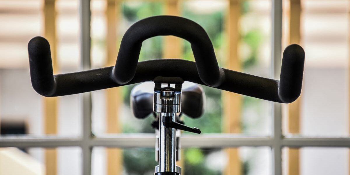 Jaki rower stacjonarny kupić? Poradnik