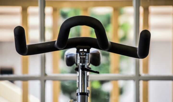 Jaki rower stacjonarny kupić? Poradnik