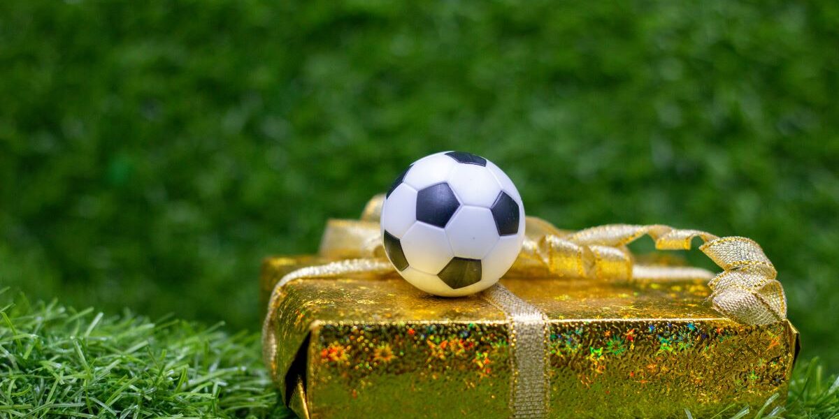 Prezent piłkarski dla dziecka – 10 pomysłów