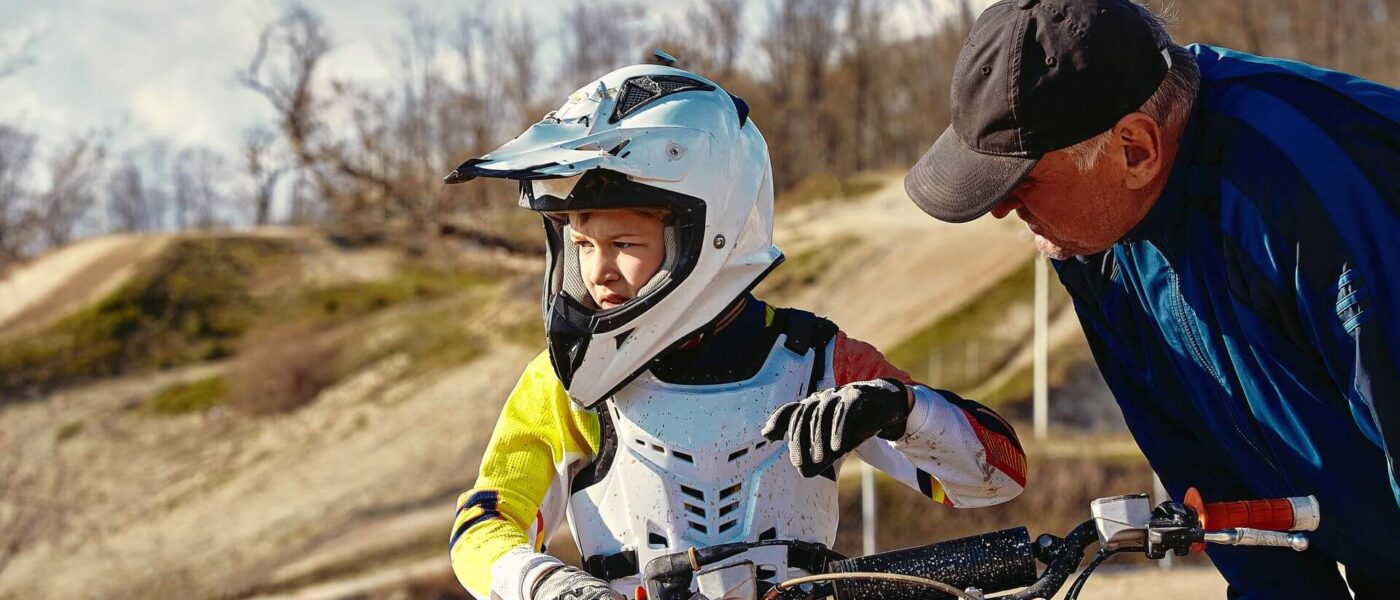Jak dobrać kask dla dziecka? 7 praktycznych porad dla rodziców
