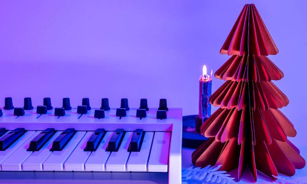 Instrument na świąteczny prezent 2024 – 4 propozycje ze sklepu muzycznego